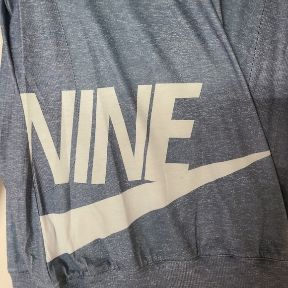 NWOT Heather Gray Small Long Sleeve T-shirt with NINE Swoosh - Picture 5 of 6